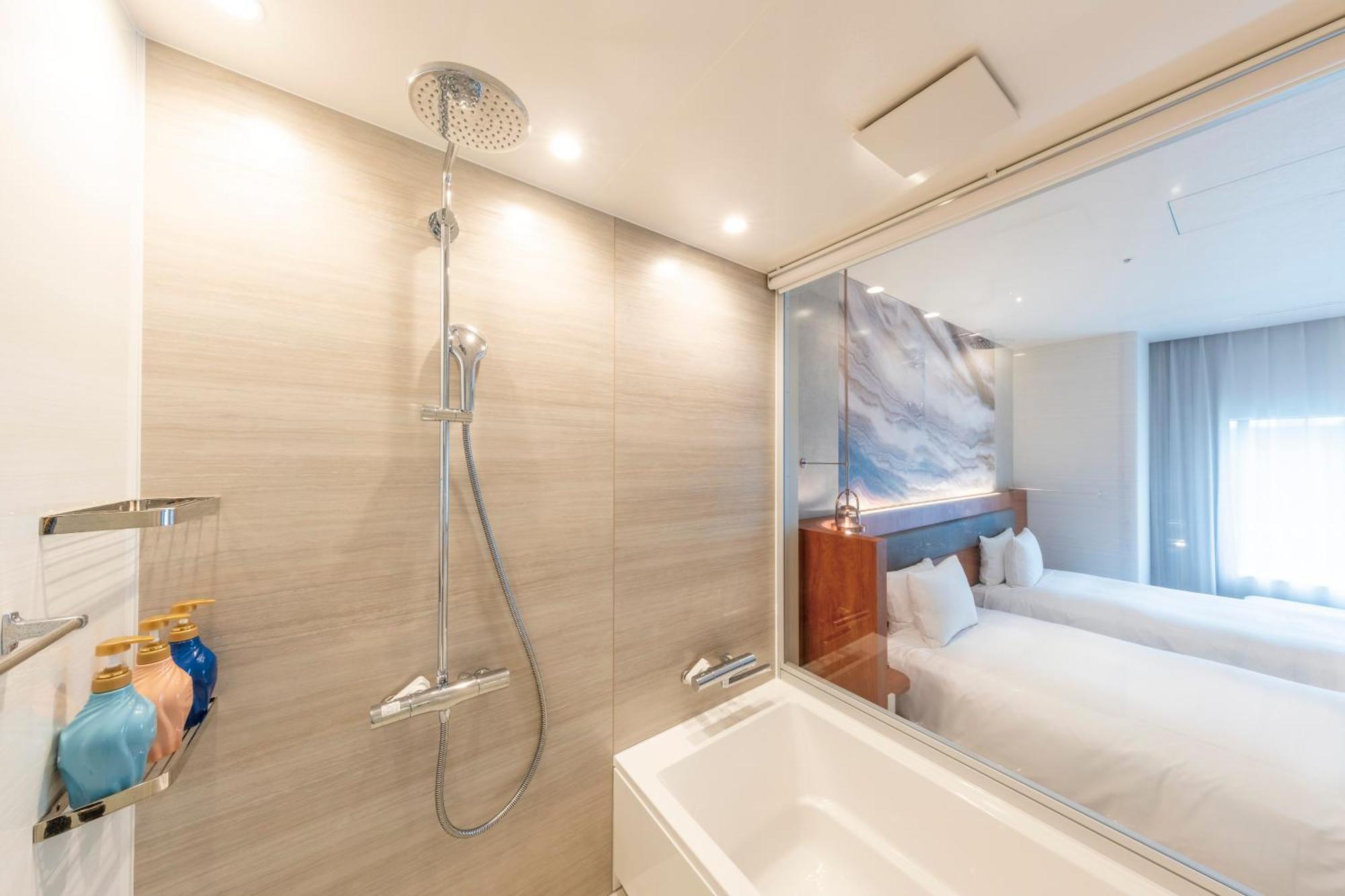 Hotel Springs Makuhari Premier Chiba Exterior photo