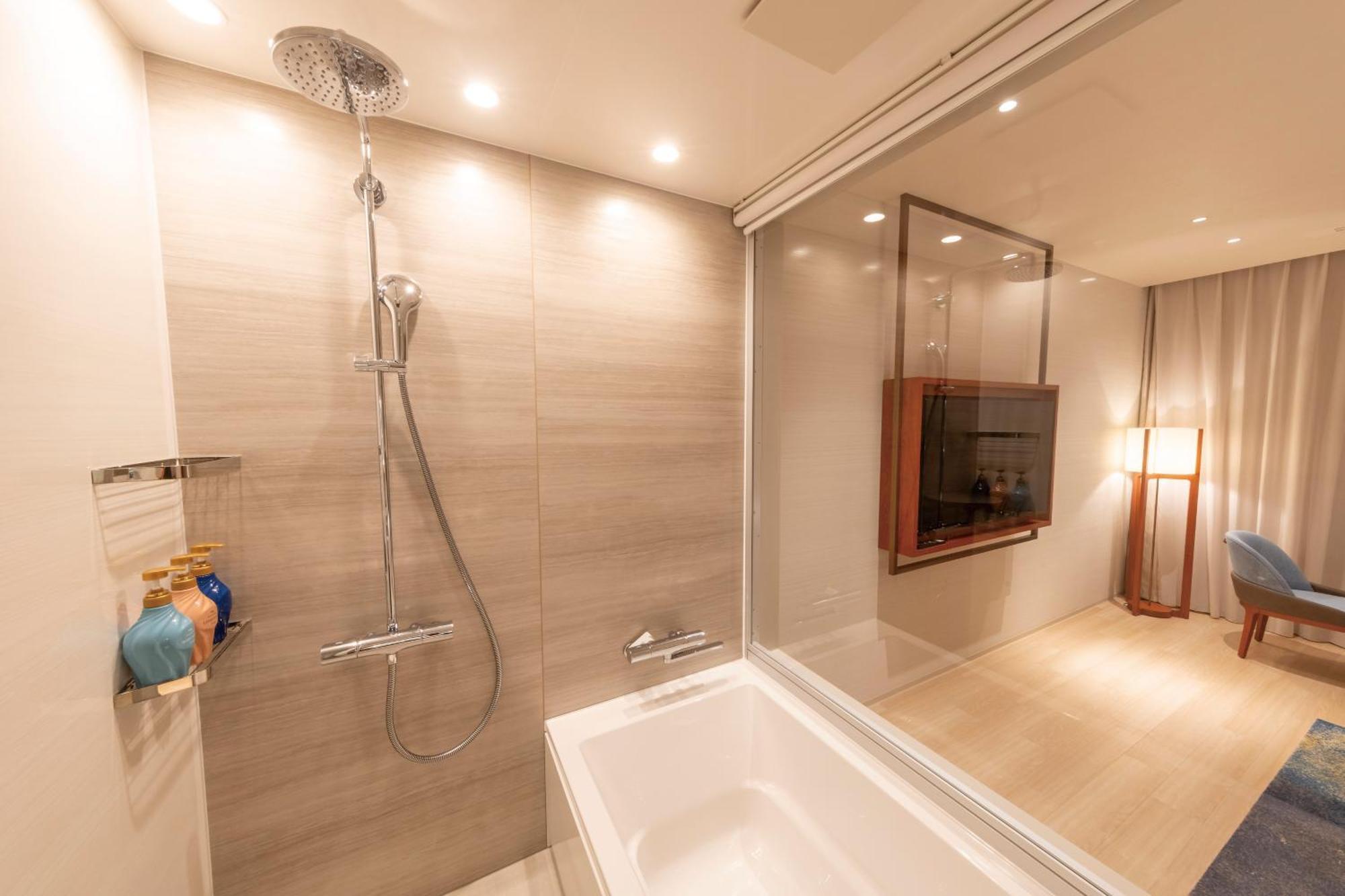 Hotel Springs Makuhari Premier Chiba Exterior photo