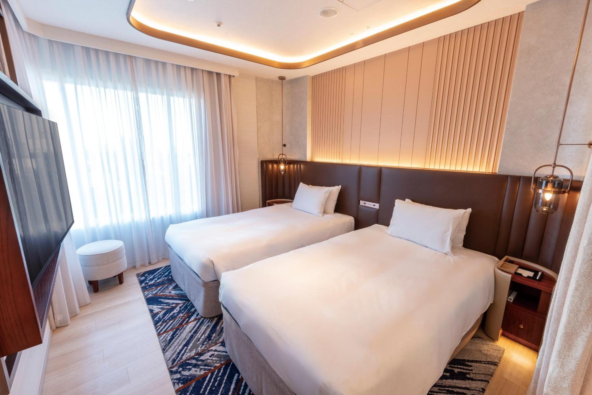 Hotel Springs Makuhari Premier Chiba Exterior photo