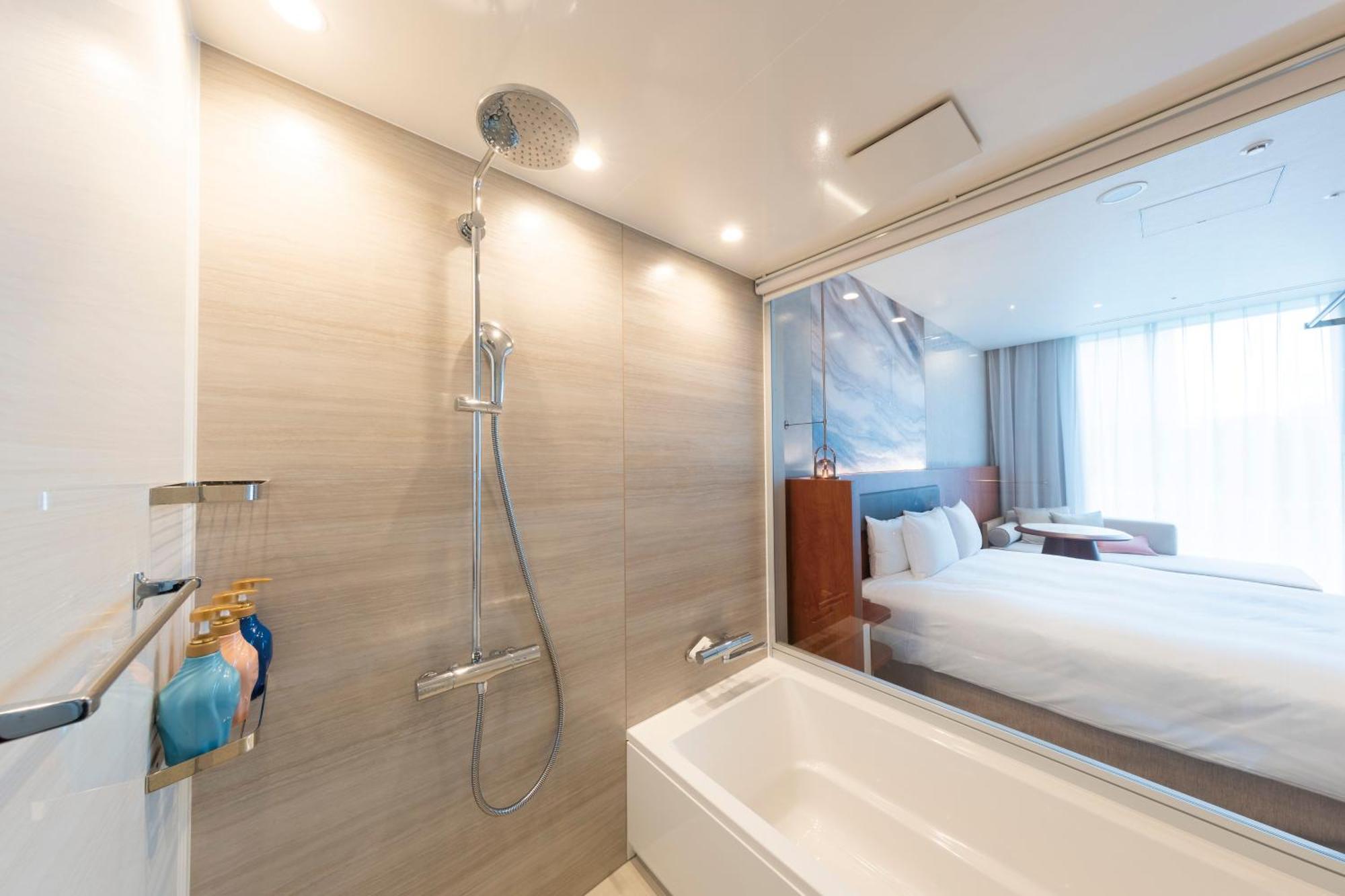 Hotel Springs Makuhari Premier Chiba Exterior photo